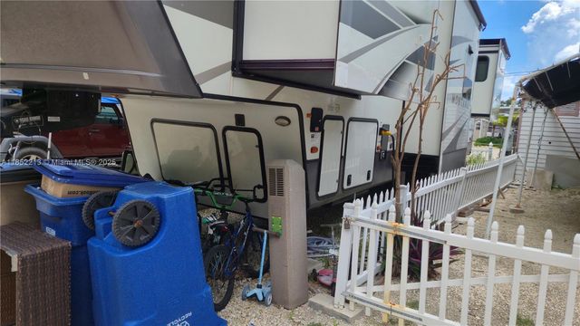 325 Calusa St lot 333, Key Largo, FL 33037