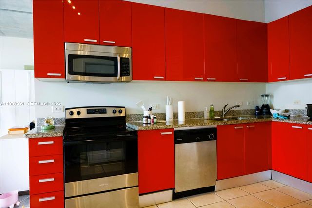 2100 Van Buren St 319, Hollywood, FL 33020