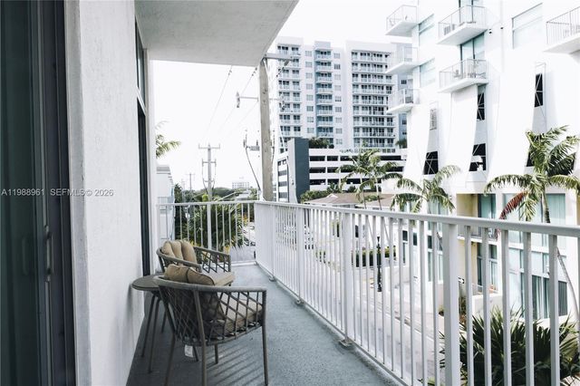 2100 Van Buren St 319, Hollywood, FL 33020