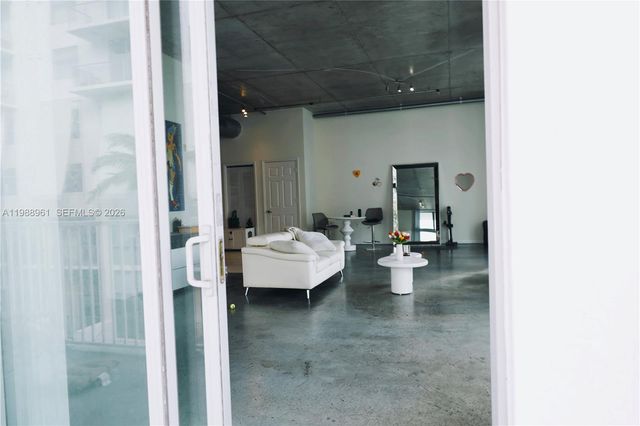 2100 Van Buren St 319, Hollywood, FL 33020