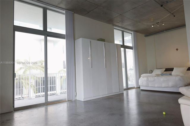 2100 Van Buren St 319, Hollywood, FL 33020