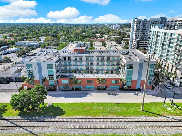 2100 Van Buren St 319, Hollywood, FL 33020