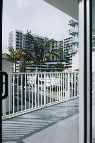 2100 Van Buren St 319, Hollywood, FL 33020