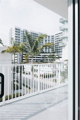 2100 Van Buren St 319, Hollywood, FL 33020
