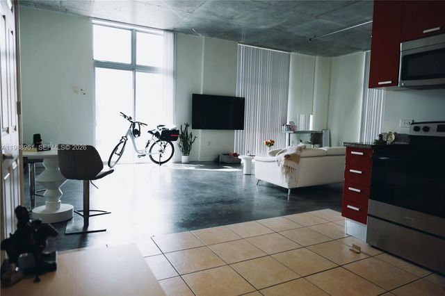 2100 Van Buren St 319, Hollywood, FL 33020