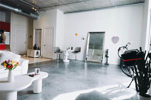 2100 Van Buren St 319, Hollywood, FL 33020