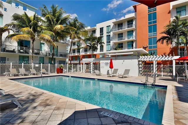 2100 Van Buren St 319, Hollywood, FL 33020
