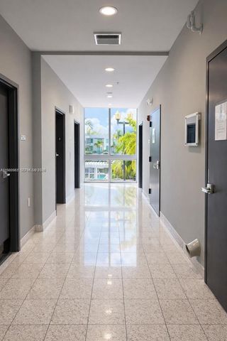 2100 Van Buren St 319, Hollywood, FL 33020