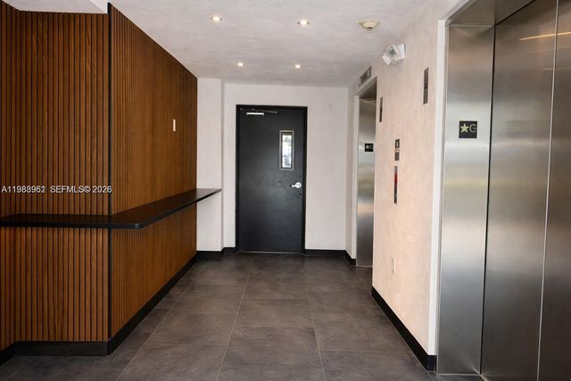 2100 Van Buren St 319, Hollywood, FL 33020