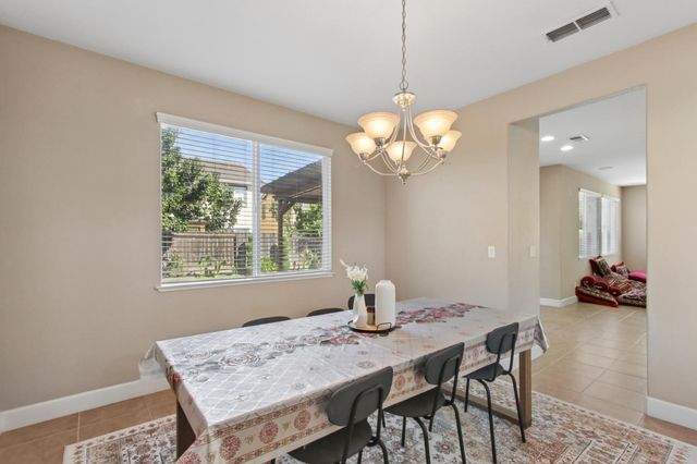 2625 Malibu Ct, West Sacramento, CA 95691
