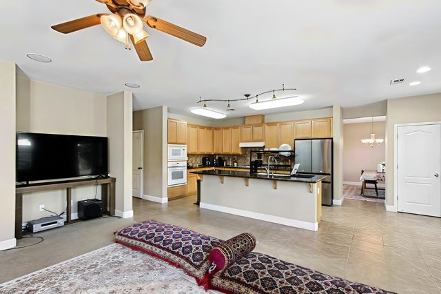 2625 Malibu Ct, West Sacramento, CA 95691