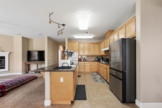 2625 Malibu Ct, West Sacramento, CA 95691