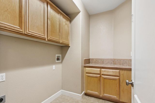 2625 Malibu Ct, West Sacramento, CA 95691