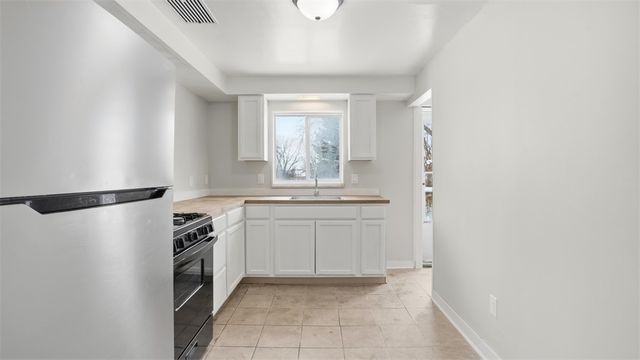 900 Mccleary St, Mckeesport, PA 15132