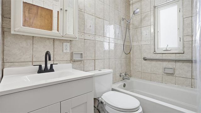 900 Mccleary St, Mckeesport, PA 15132