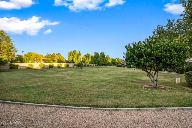 19611 N TRAIL RIDGE Drive, Sun City West, AZ 85375