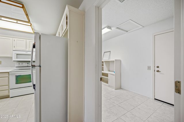 19611 N TRAIL RIDGE Drive, Sun City West, AZ 85375