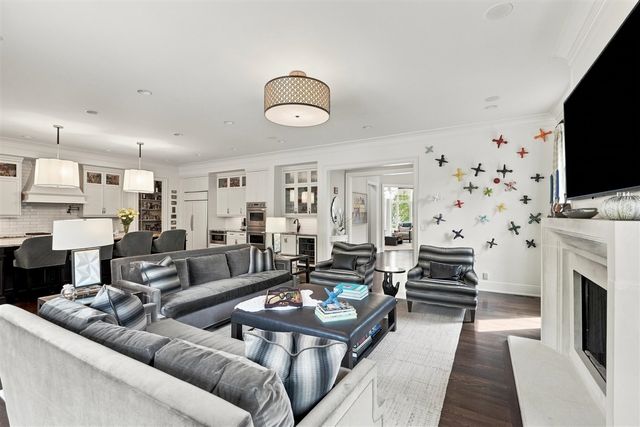 1215 Manchester Road, Birmingham, MI 48009