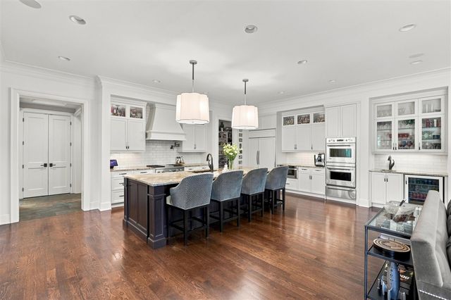 1215 Manchester Road, Birmingham, MI 48009