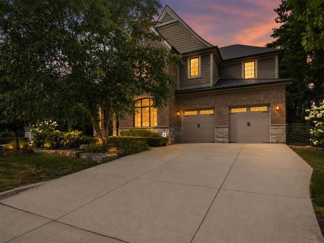 1215 Manchester Road, Birmingham, MI 48009