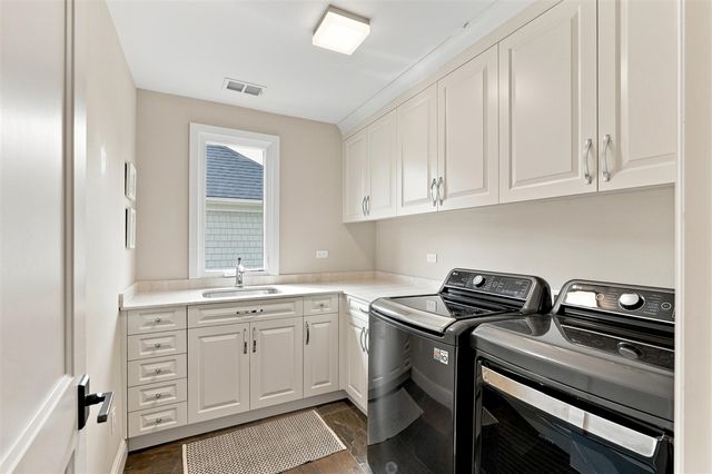 1215 Manchester Road, Birmingham, MI 48009