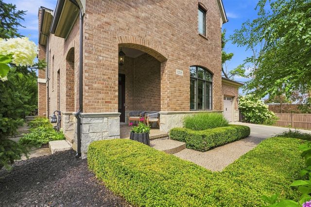 1215 Manchester Road, Birmingham, MI 48009