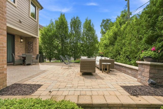 1215 Manchester Road, Birmingham, MI 48009