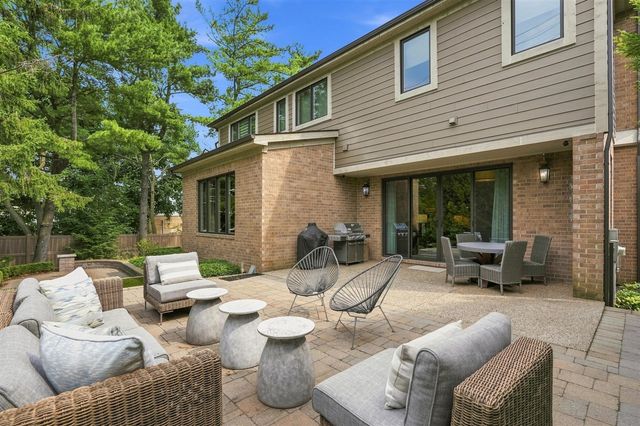 1215 Manchester Road, Birmingham, MI 48009