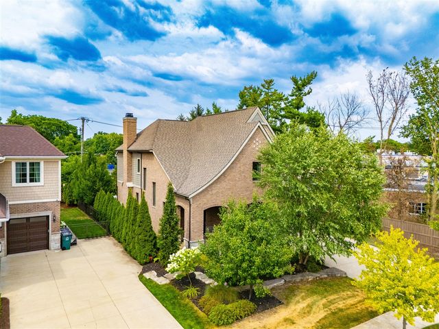 1215 Manchester Road, Birmingham, MI 48009