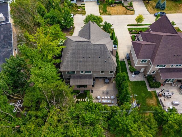 1215 Manchester Road, Birmingham, MI 48009