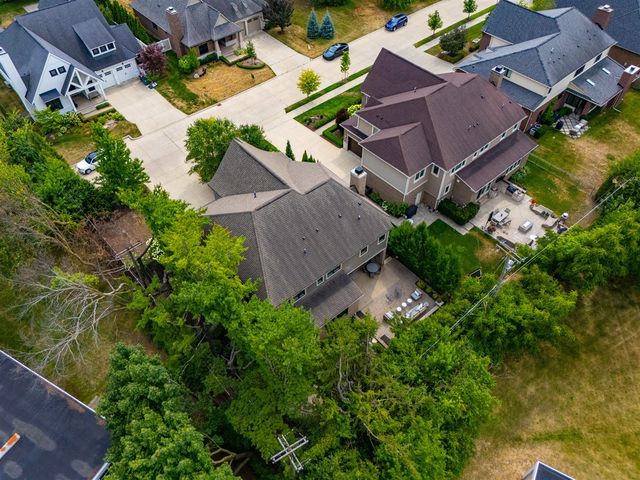 1215 Manchester Road, Birmingham, MI 48009