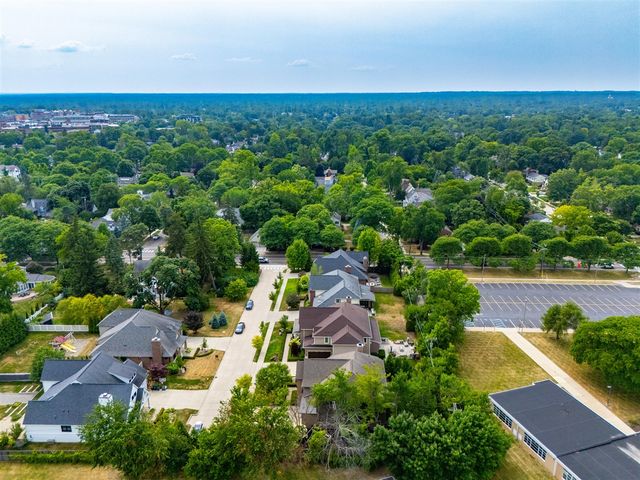 1215 Manchester Road, Birmingham, MI 48009