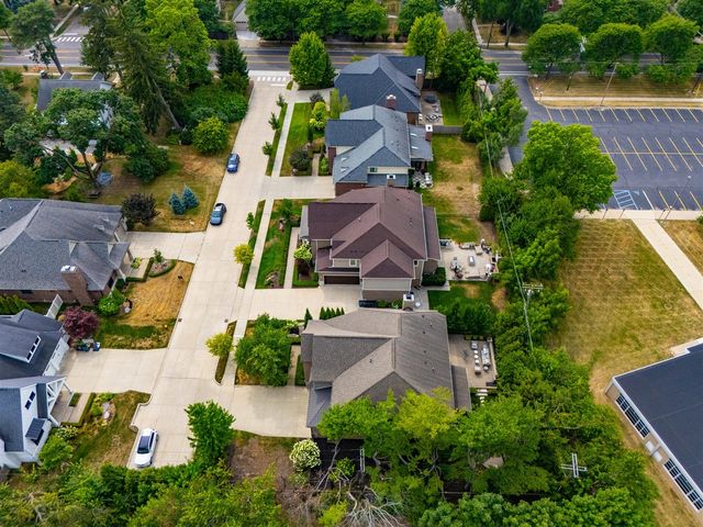 1215 Manchester Road, Birmingham, MI 48009