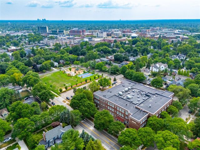 1215 Manchester Road, Birmingham, MI 48009