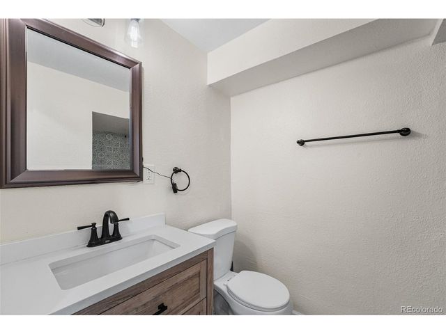 4832 S Genoa St, Centennial, CO 80015