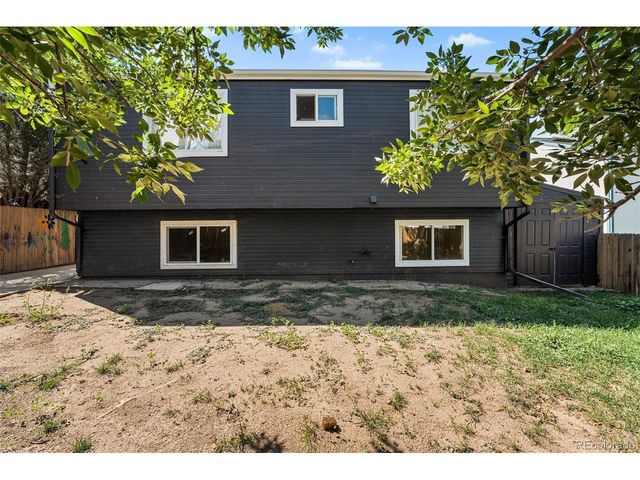 4832 S Genoa St, Centennial, CO 80015