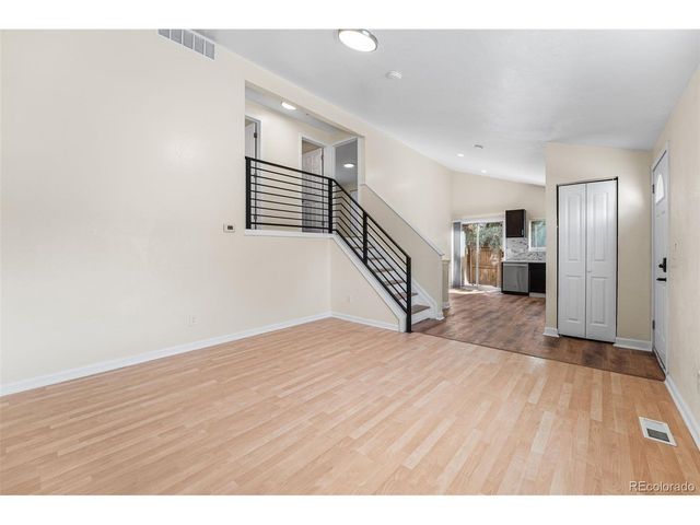 4832 S Genoa St, Centennial, CO 80015