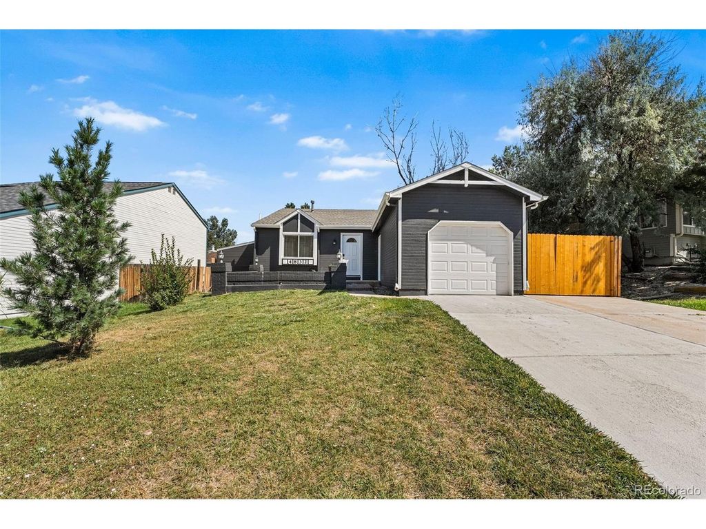 4832 S Genoa St, Centennial, CO 80015