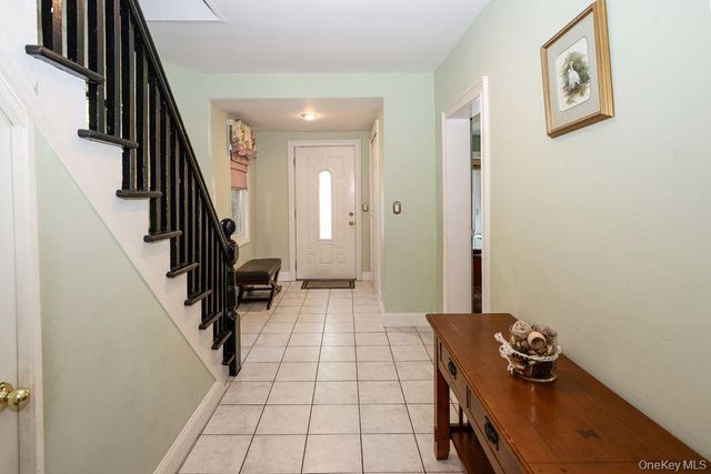 81 Summers Street, Oyster Bay, NY 11771