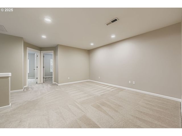 21868 Ne HEARTWOOD Cir, Fairview, OR 97024