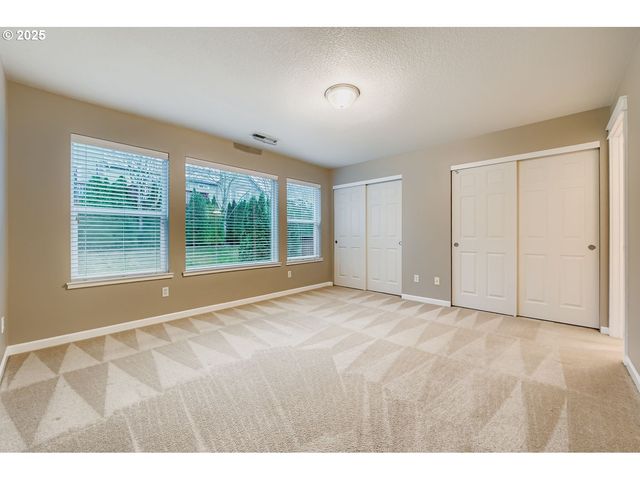 21868 Ne HEARTWOOD Cir, Fairview, OR 97024