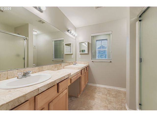 21868 Ne HEARTWOOD Cir, Fairview, OR 97024