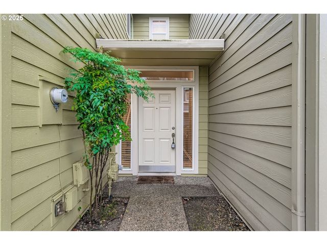 21868 Ne HEARTWOOD Cir, Fairview, OR 97024