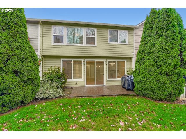 21868 Ne HEARTWOOD Cir, Fairview, OR 97024