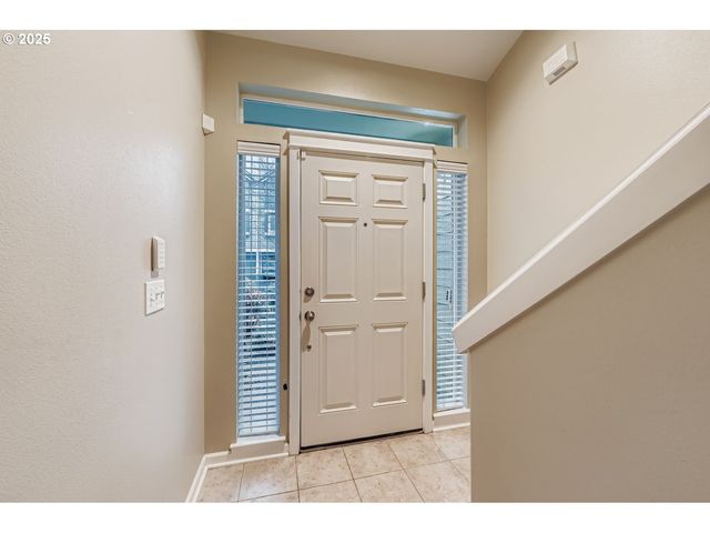 21868 Ne HEARTWOOD Cir, Fairview, OR 97024