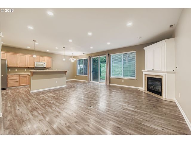 21868 Ne HEARTWOOD Cir, Fairview, OR 97024