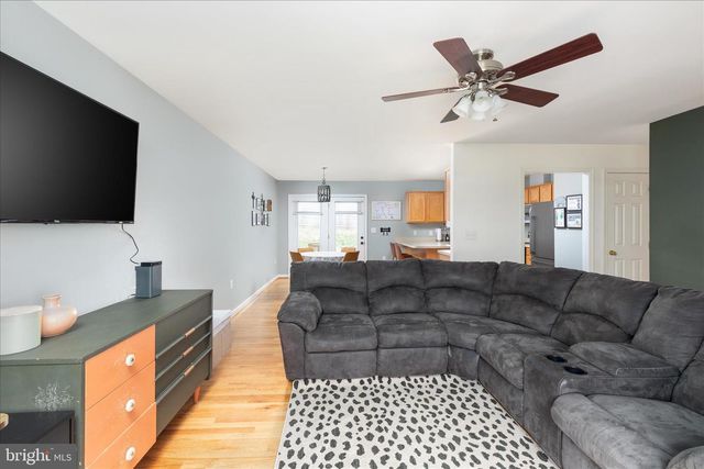 1112 ASHBY ST, Front Royal, VA 22630