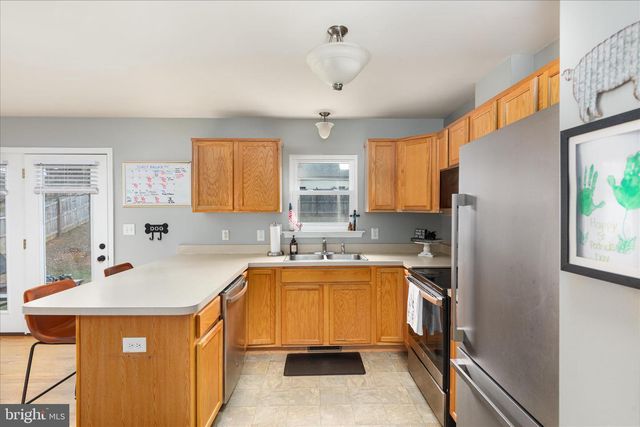 1112 ASHBY ST, Front Royal, VA 22630