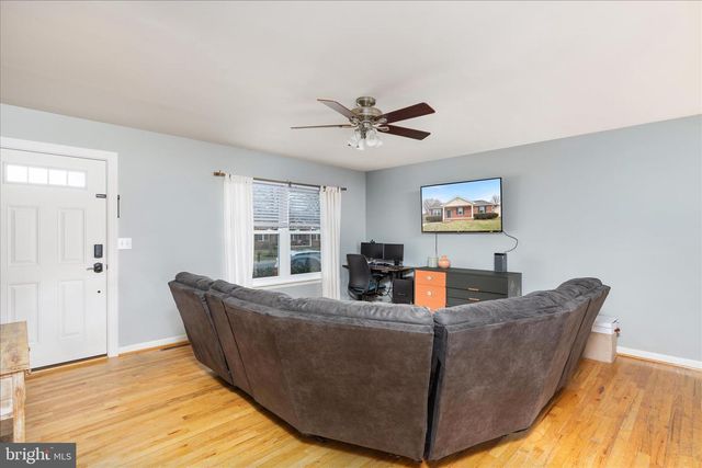 1112 ASHBY ST, Front Royal, VA 22630