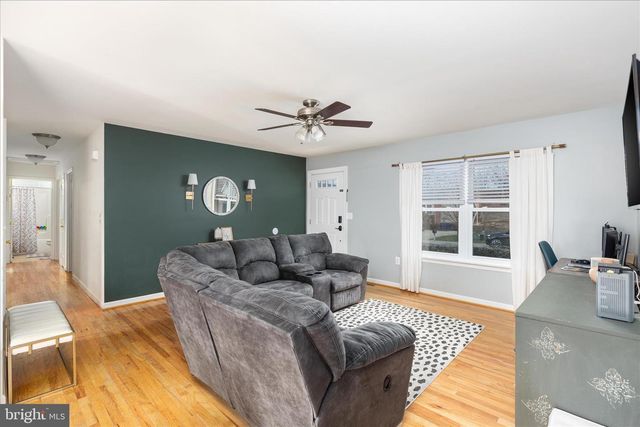 1112 ASHBY ST, Front Royal, VA 22630